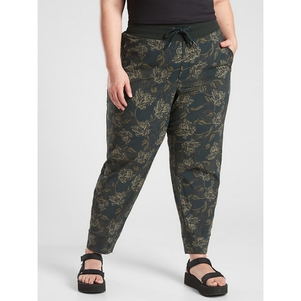 Athleta PLUS Floral Printed Trekkie Jogger Hiking Travel Pant #657666